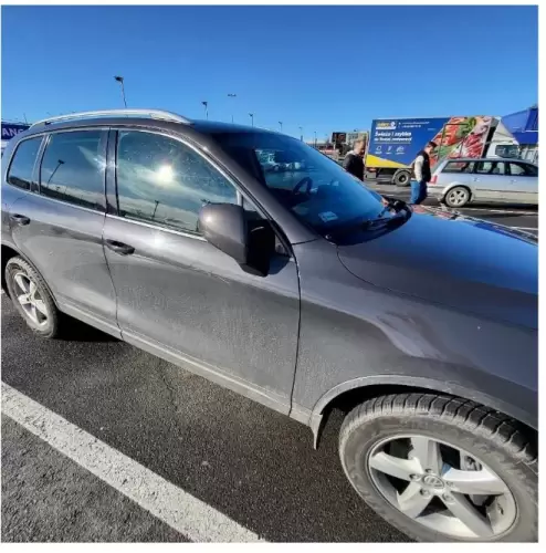 Sprzedaż samochodu osobowego Volkswagen Touareg