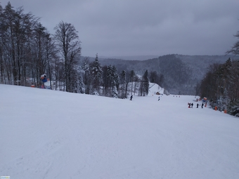 Wyjazdy na narty, snowboard po Polsce i Europie  z Biurem Podróży Variustur