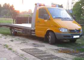 Usługi Auto-lawetą Oświęcim , pomoc drogowa 24 h , faktura vat 23% 