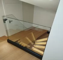 Balustrady szklane barierki szklone schodowe ze szkła przeszklone